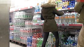 ビーチで慎重にアプローチ。 女性 用 エ ...