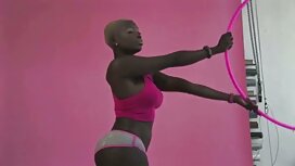彼女の滑りを与える金髪とのセックスをする ...