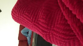 ソロとともに子猫masturbating ...