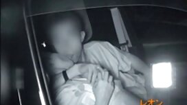 説明:大きな汚れた王冠が蹴られます 巨乳 ...