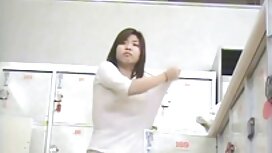 あなたの毛の商品を刺激するために指を使用 ...