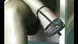 長い髪の十代は贅沢に彼女の猫を与えて犯さ ...